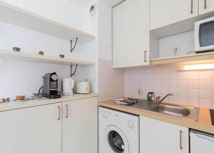 Comfortable 1 Bdr Downtown - Ac & Parking *