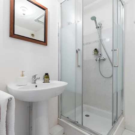 Comfortable 1 Bdr Downtown - Ac & Parking Apartman *