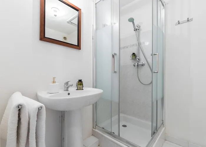 Comfortable 1 Bdr Downtown - Ac & Parking شقة *